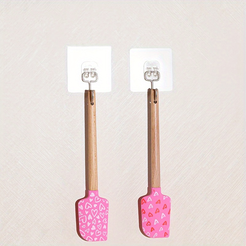 1 Valentine's Day themed silicone scraper
