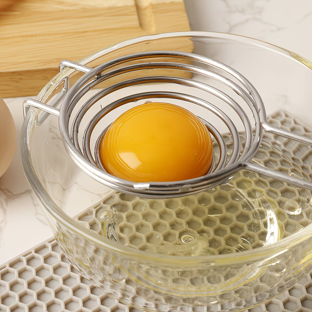 1 high-quality stainless steel egg yolk separator