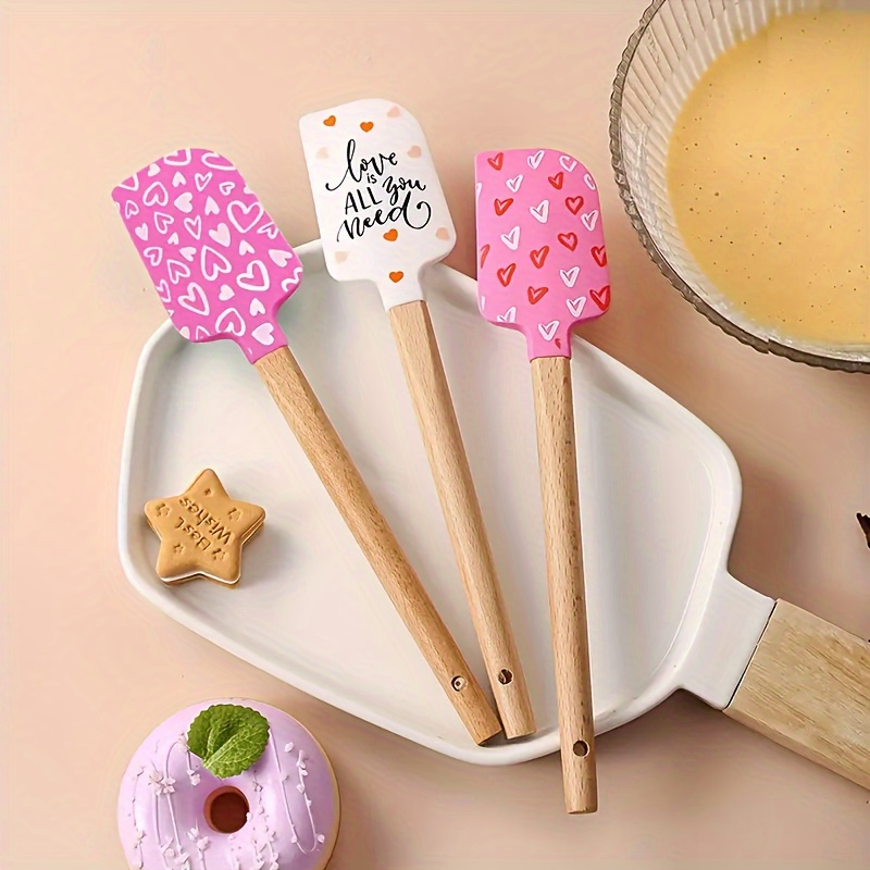 1 Valentine's Day themed silicone scraper