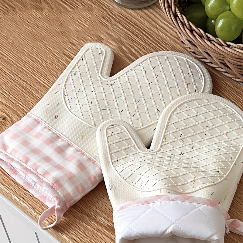 2-pack of silicone heat-resistant gloves - colorful sugar granule checkered pattern